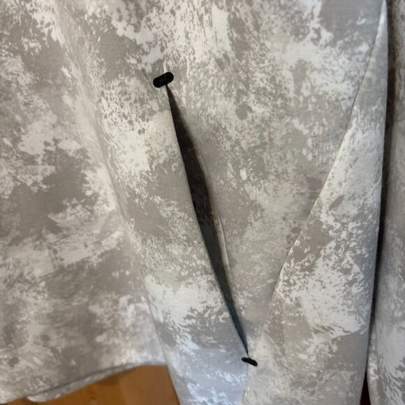 Old Navy Active Dynamic Fleece Pullover Hoodie S Small White Tan Design EUC - Picture 4 of 6